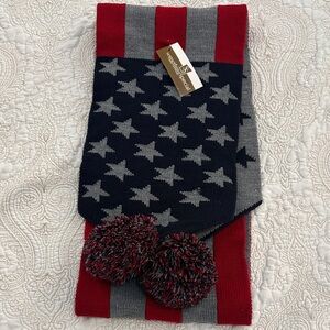 Star-Patterned Red and Gray Scarf